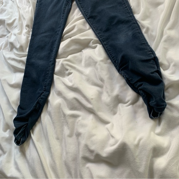 Woman’s VTG Guess Jeggings (25) - Picture 4 of 12